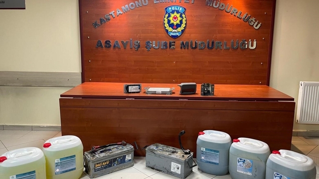 Kastamonu'da iş makinesinden hırsızlık yapan 2 şüpheli yakalandı