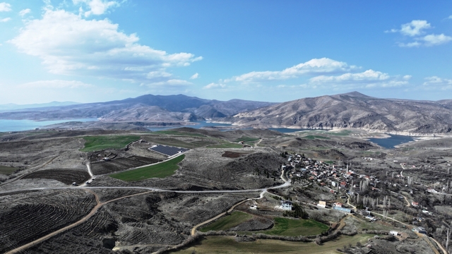 Başkan Çolakbayrakdar: "Türkiye'de ağaç dikmede rekor kırdık, şimdi yeni bir rekor için çalışıyoruz"
Kocasinan, ağaç dikim sezonunu açtı