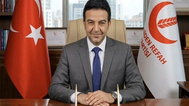 Yeniden Refah Partisi Karabük merkez ilçe başkanı ve yönetimi istifa etti
YRP Karabük Merkez İlçe Başkanı Yunus Emre Ulu: "Oy ve üye eleştirileri bardağı taşıran son damla oldu"