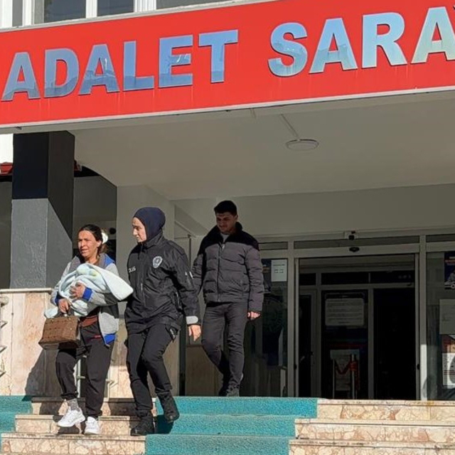 Bebeğinin bezinde uyuşturucu saklayan anne tutuklandı