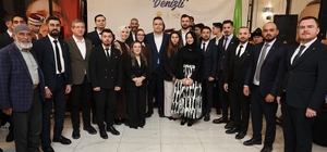 AK Parti Gençlik Kolları Genel Başkanı İbiş Denizli'de gençlerle iftarda bu...