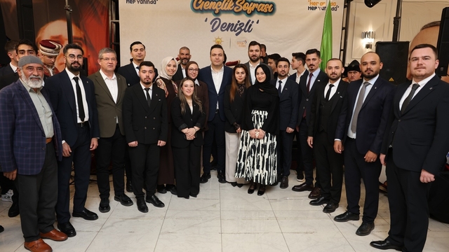 AK Parti Gençlik Kolları Genel Başkanı İbiş Denizli'de gençlerle iftarda buluştu