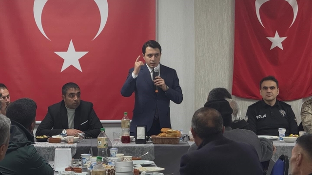 Kaymakam Demirkol, muhtarlar ile iftar programında bir araya geldi