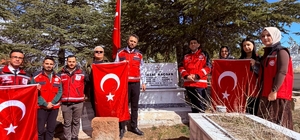 Niğde'de bayram öncesi şehit mezarlarının bakım ve temizliği yapıldı