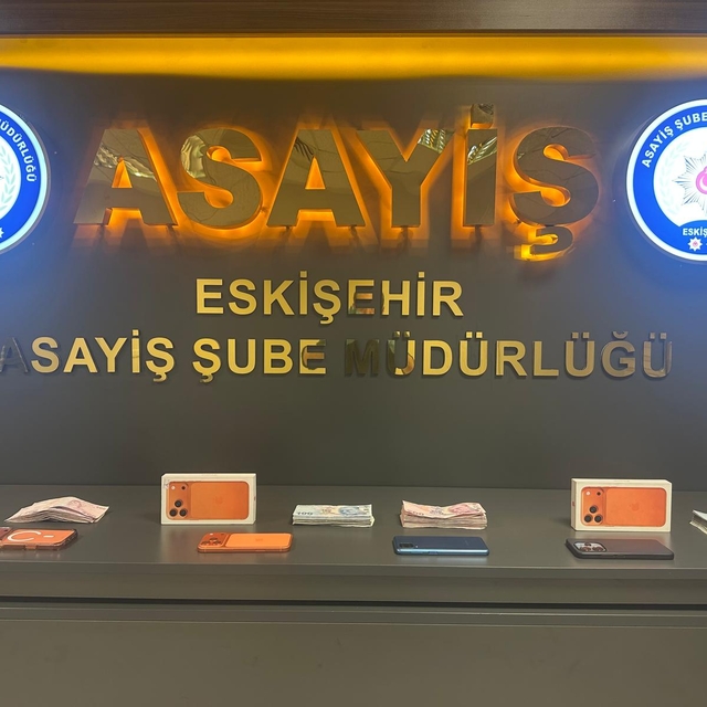 Bursa'da bir kişiyi gasbettikleri öne sürülen 3 zanlı Eskişehir'de yakaland...