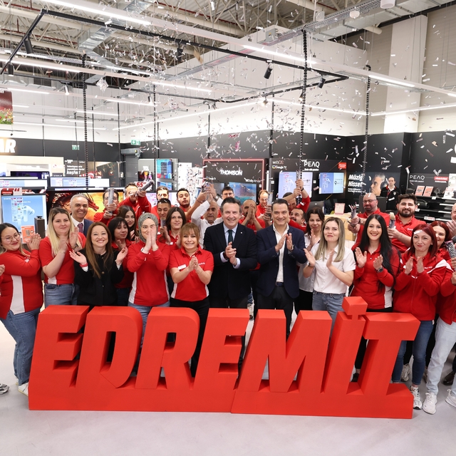MediaMarkt Türkiye, Edremit'te yeni mağazasının açılışını yaptı