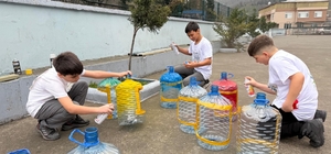 Yemek artıkları sokak hayvanları için mamaya dönüşüyor