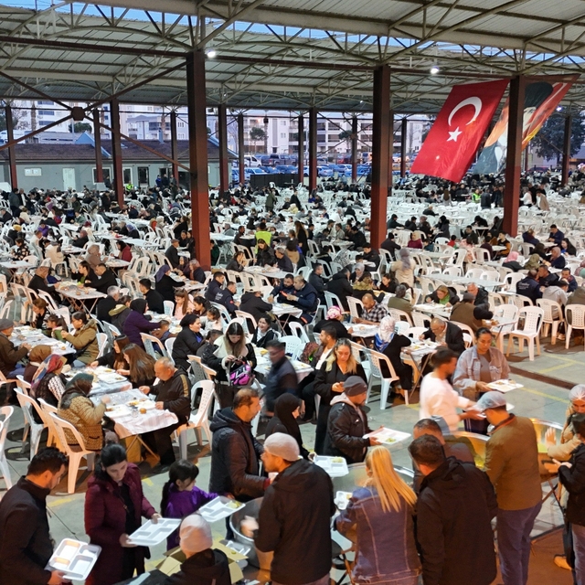 Nazilli Belediyesi Turan Mahallesi'nde gönül sofrası kurdu