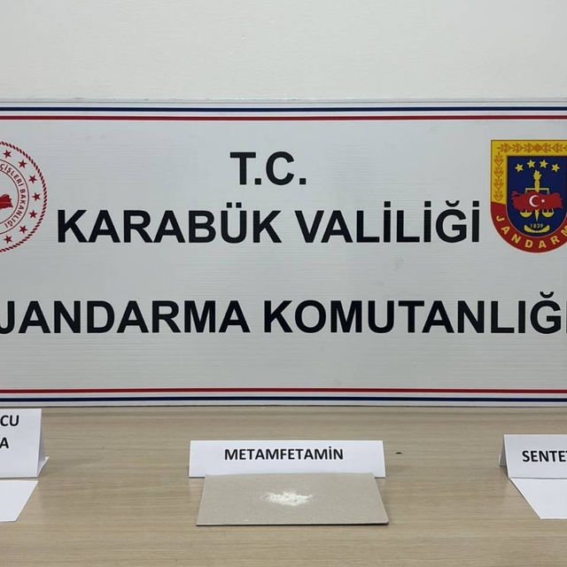 Karabük'te jandarmadan kaçakçılık ve uyuşturucu operasyonu: Silah, uyuşturu...