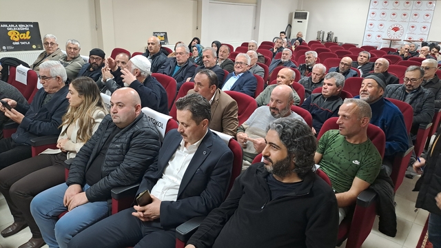 Sakarya'da "15. Sakarya Arıcılık Paneli" düzenlendi