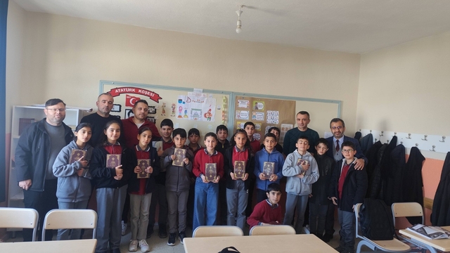 Gençlerin yolu Kur'an ile aydınlanıyor