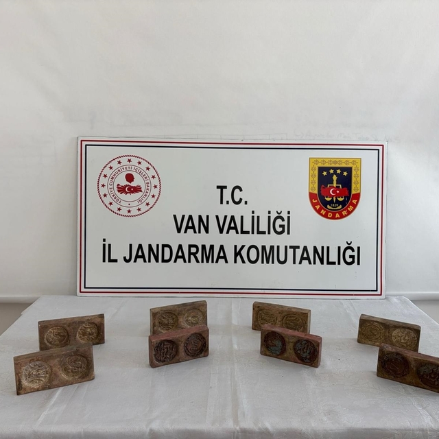 Van'da 3,5 milyon TL değerinde tarihi eserler ele geçirildi