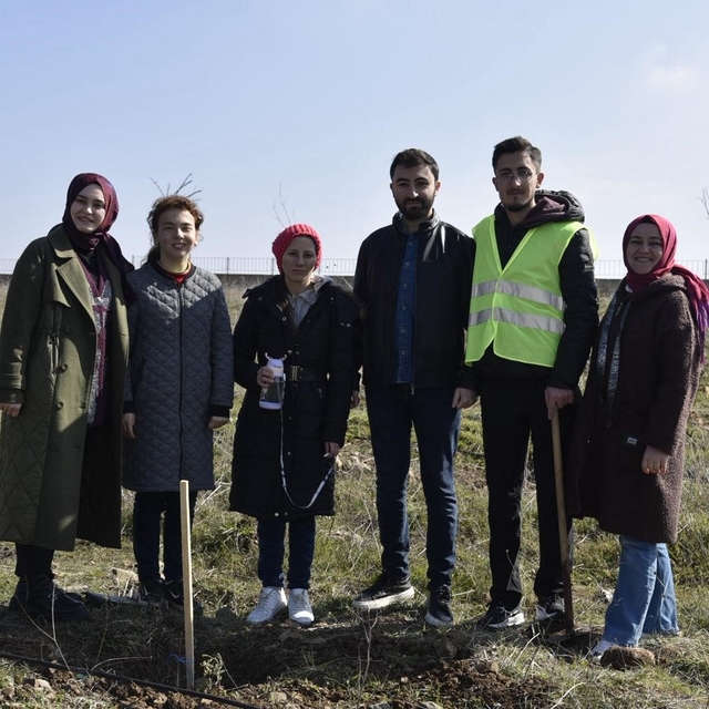 Özel öğrenciler için hatıra ormanı