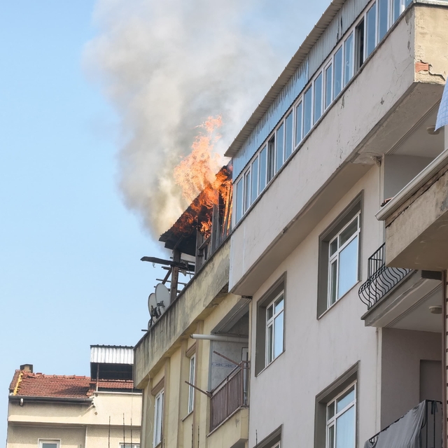 Bursa'da apartman terasında yangın paniği