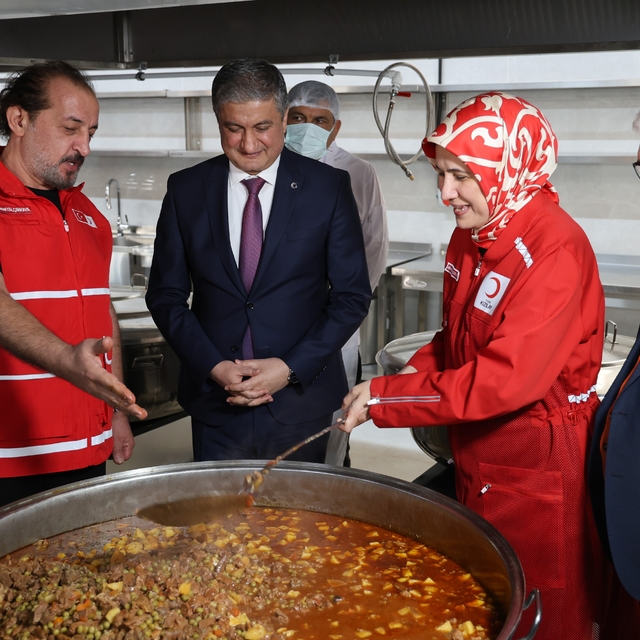 Türk Kızılay, Adana'da aşevini hizmete açtı