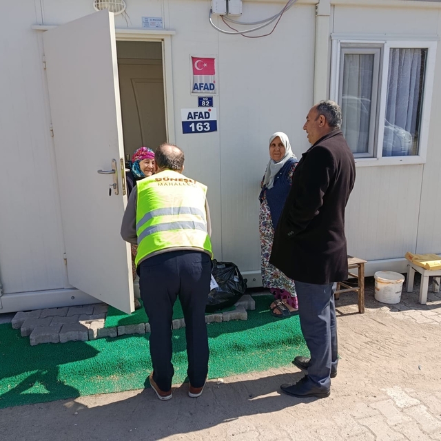 Gördesli öğrencilerden depremzedelere gönül köprüsü