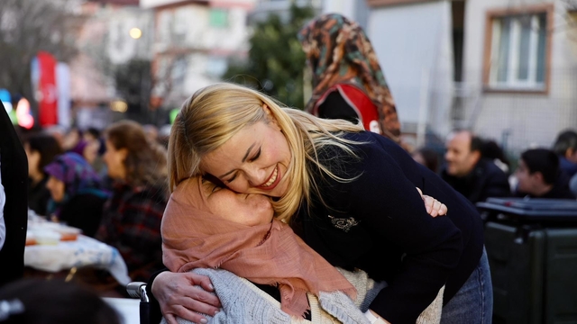 Merkezefendi Belediyesi Akkonak Mahallesi'nde iftar sofrası kurdu