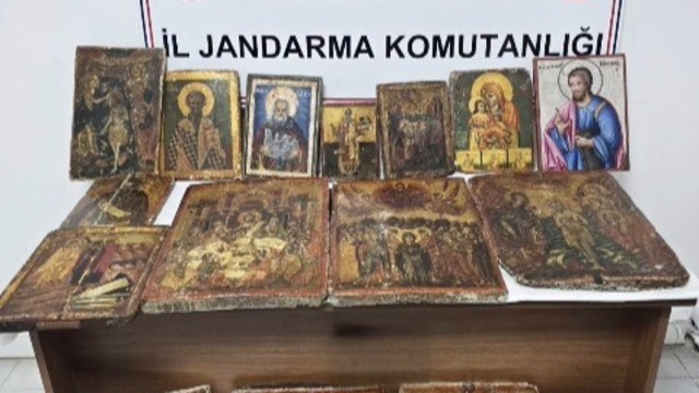 Samsun'da 18. yüzyıla ait tablolar ele geçirildi: 1 gözaltı