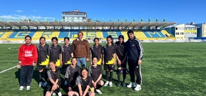 Digorlu kızlar Türkiye yarı finallerinde Kars’ı temsil edecek