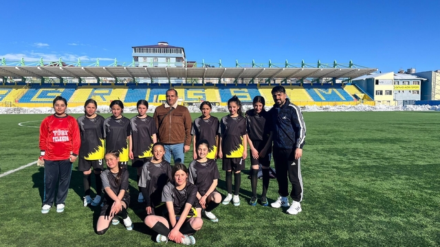 Digorlu kızlar Türkiye yarı finallerinde Kars'ı temsil edecek