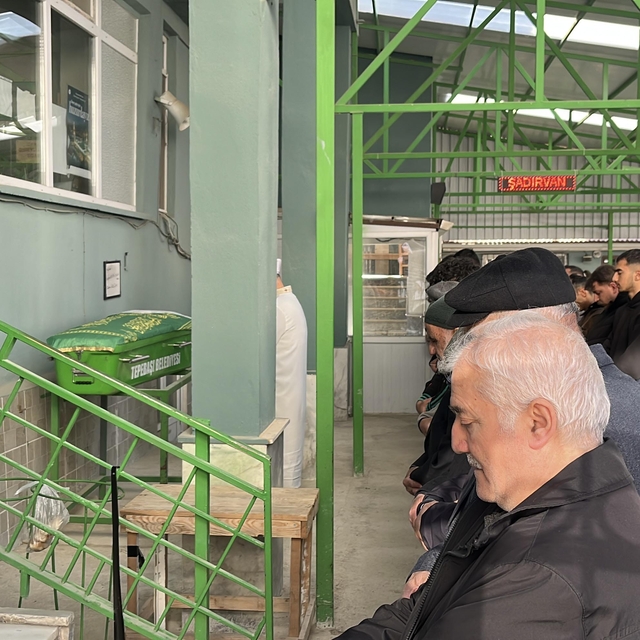 Babasının öldürüp hobi bahçesine gömdüğü Zehra, toprağa verildi