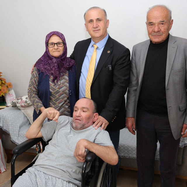 Başkan Kaya engelli İskender'in isteğini yerine getirdi