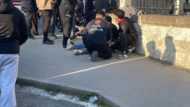 Gelibolu'da bıçaklı kavga: 3 yaralı