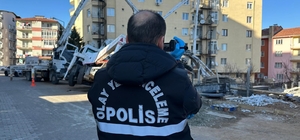 Uşak'ta beton pompası yan yattı: Altında kalan işçi hayatını kaybetti