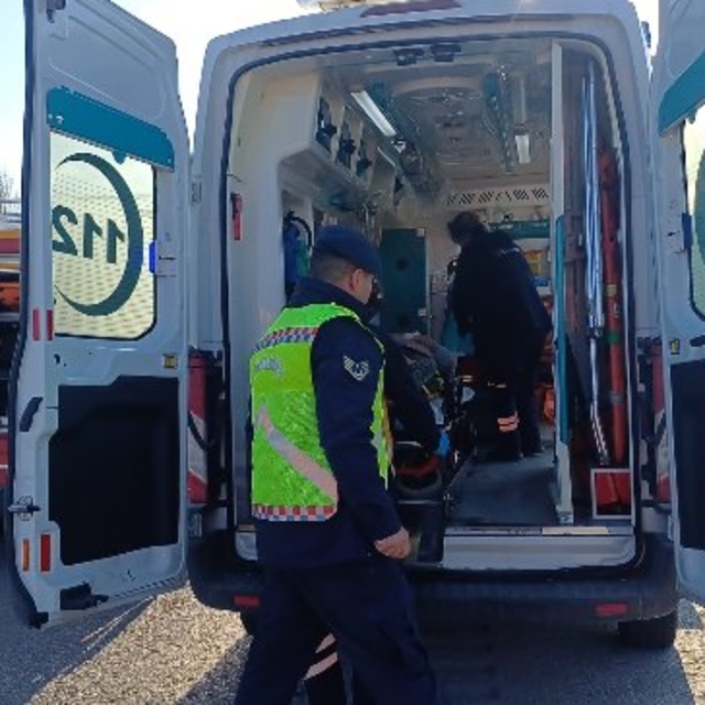 Otomobil, TIR'a arkadan çarptı: 1 yaralı