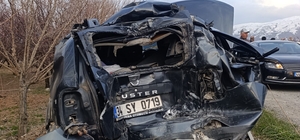Malatya'da otomobil ile kamyon çarpıştı, 1 kişi öldü, 1 kişi yaralandı