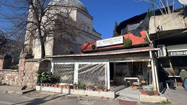 Engelli derneğinde kira borcu nedeniyle başlatılan tahliye işlemini, vali durdurdu