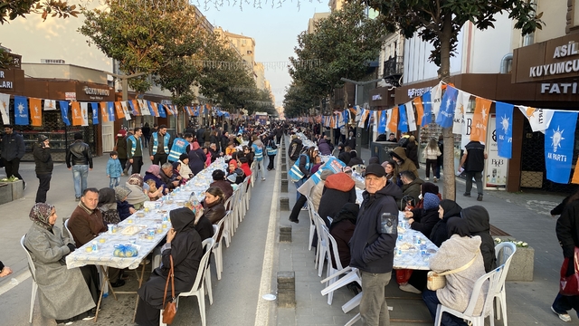 Balıkesir'de AK Parti İl Başkanlığınca iftar programı düzenlendi