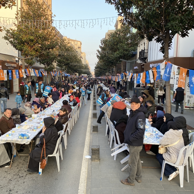 Balıkesir'de AK Parti İl Başkanlığınca iftar programı düzenlendi