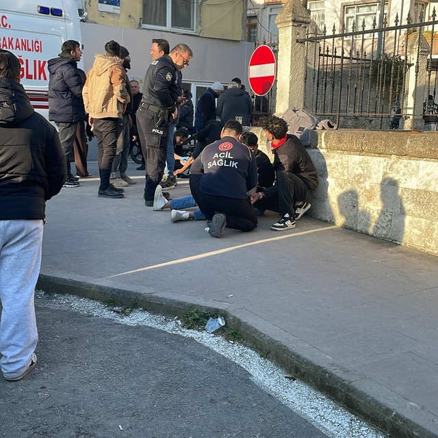 Çanakkale'de bıçaklı kavga: 2'si ağır 3 yaralı