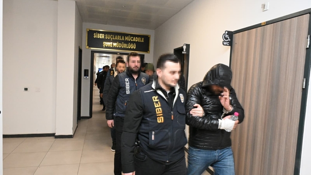 Kocaeli merkezli dolandırıcılık operasyonu; 18 tutuklama (2)