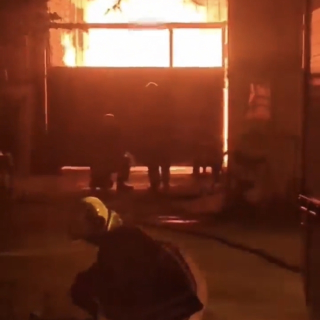 Adana'da mobilya atölyesinde yangın çıktı