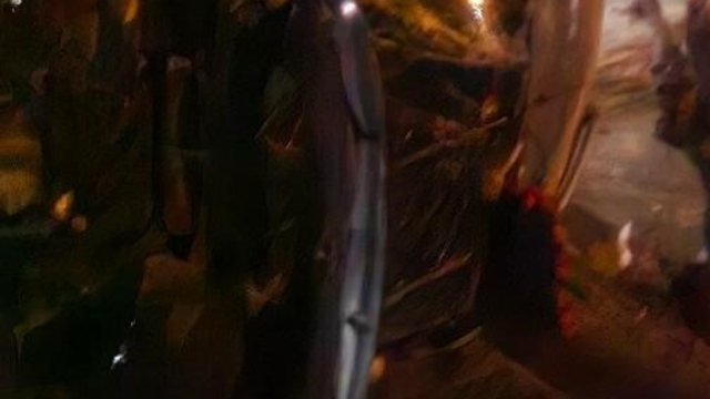 Park edilen araç yan yattı: Sürücü ağır yaralandı