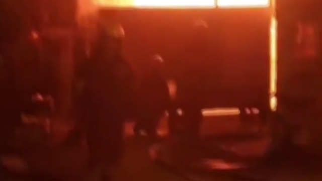 Adana'da mobilya atölyesinde yangın