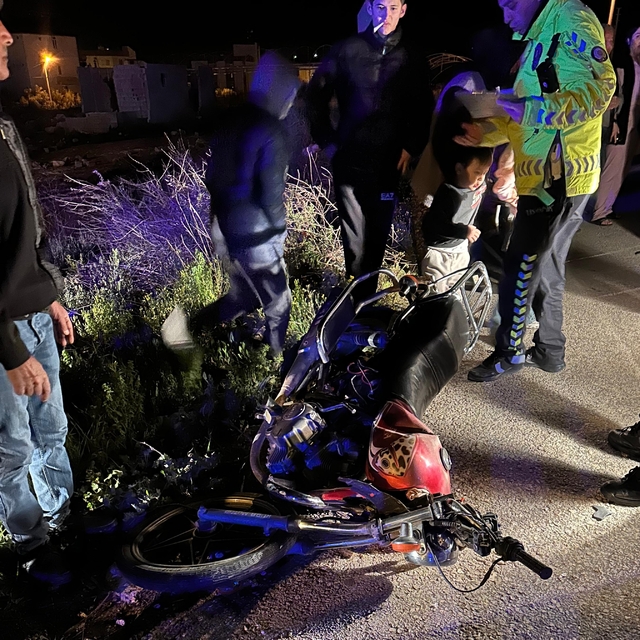 Otomobil ile motosiklet çarpıştı:2 yaralı