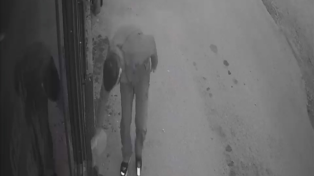 Bursa'da pizza zincirinin eski çalışanı 2 şubeyi kundakladı; o anlar kamerada