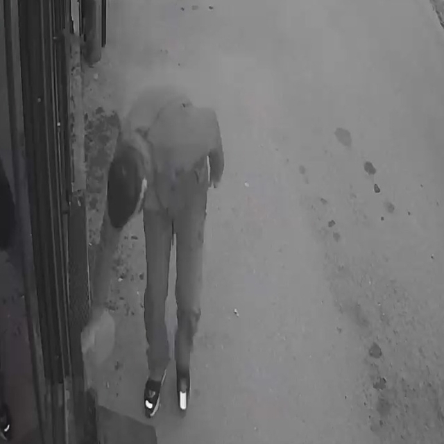 Bursa'da pizza zincirinin eski çalışanı 2 şubeyi kundakladı; o anlar kamera...