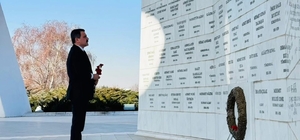 Devlet Büyükleri Anıt Mezarlığı'nda Anma Programı Gerçekleştirildi