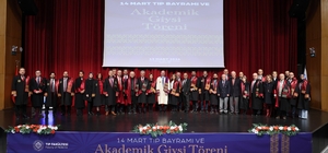 Atatürk Üniversitesinde  Tıp Bayramı ve akademik giysi töreni coşkusu