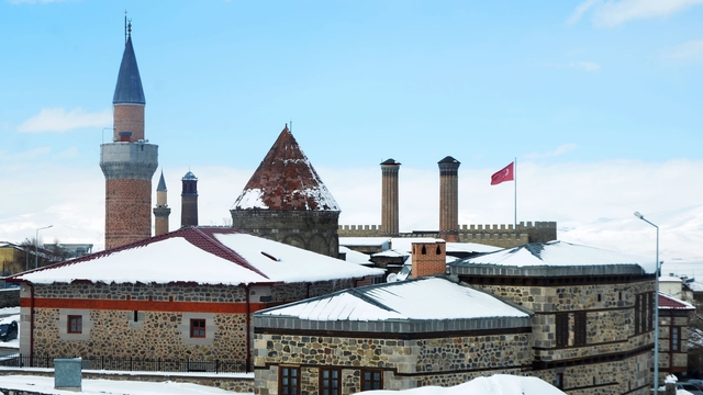 Kar Doğu'yu terk etmiyor