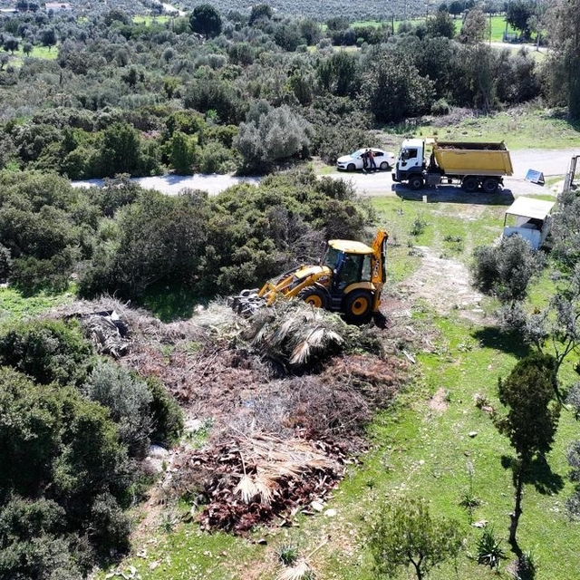 Didim Belediyesi ekiplerinden temizlik çalışması