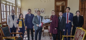 Vali Sözer, 14 Mart Tıp Bayramı dolayısıyla sağlık çalışanlarını kabul etti