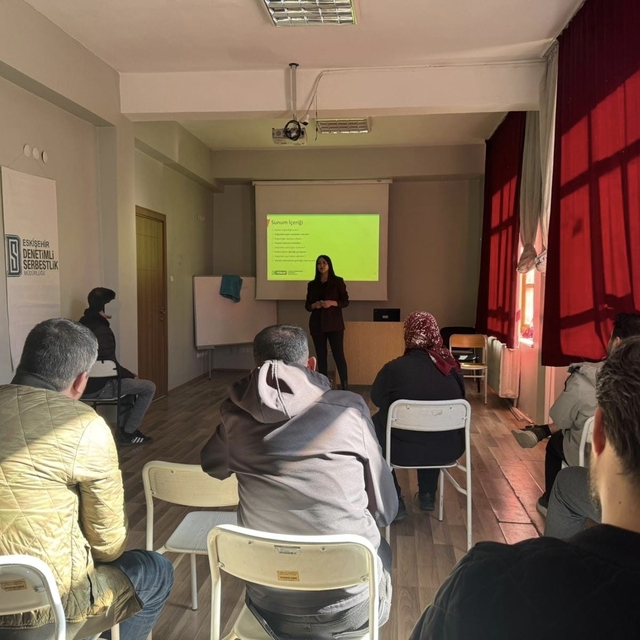 Eskişehir'de bağımlılıkla mücadele sürüyor
Yükümlülere 'Madde ve Etkileri'...