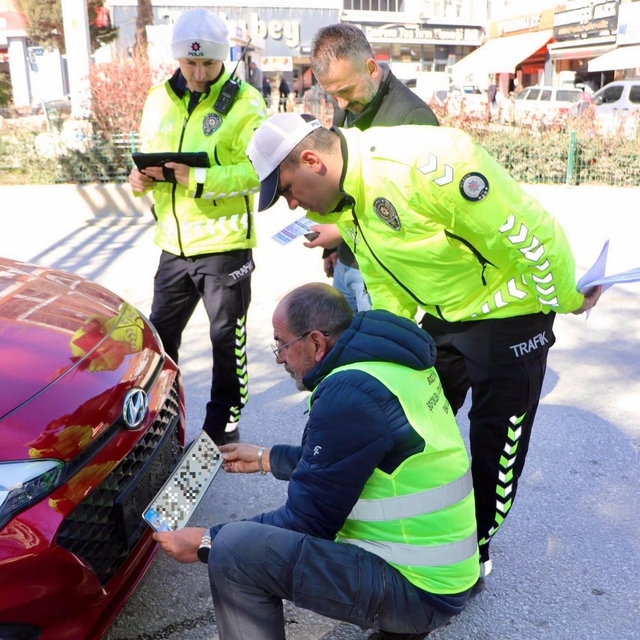 Bilecik'te standart dışı plakalara yönelik denetim