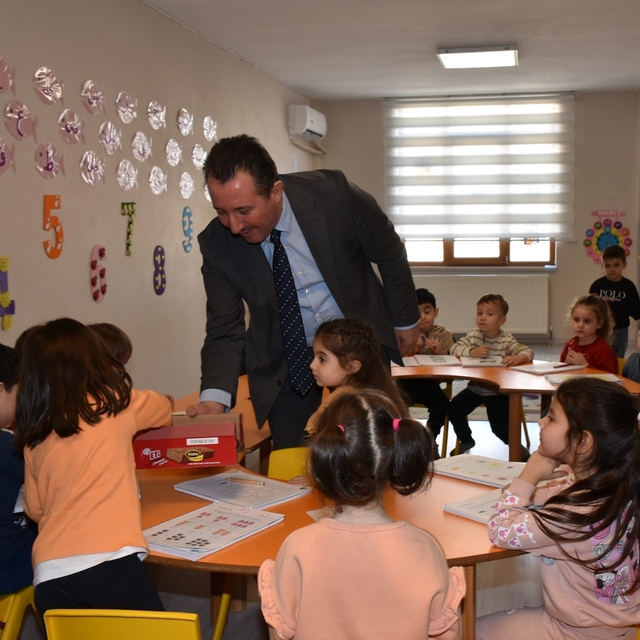 Bilecik'te miniklerden Ramazan yardımı