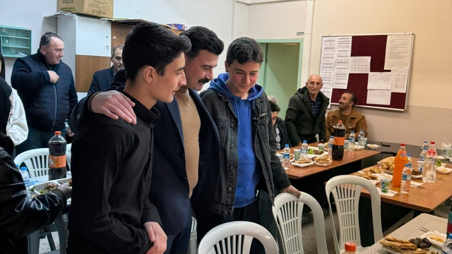 Hamamözü Kaymakamı Arslan, öğrencilerle iftar yaptı